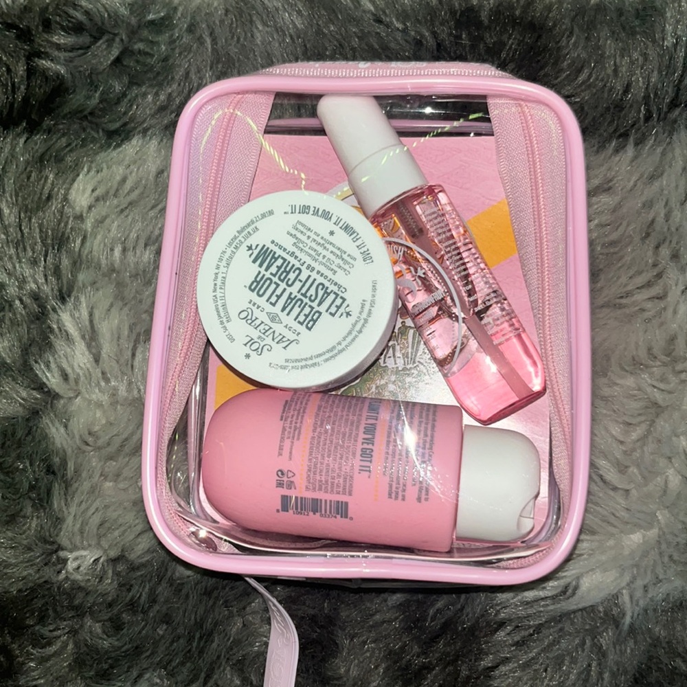 SOL DE JANEIRO BEIJA FLOR™ JET SET